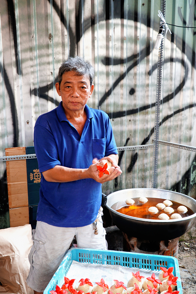 Bánh 'cầu duyên' chỉ bán vào ngày Tết của người Hoa ở Sài Gòn